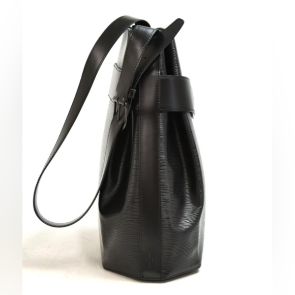 $2000 Authentic LOUIS VUITTON Epi Sac D'Epaule in Black. - Picture 5 of 17